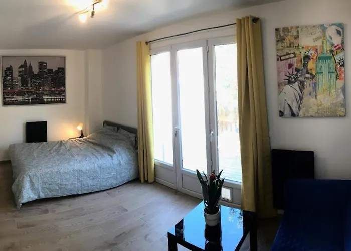 With Terrace Apartamento